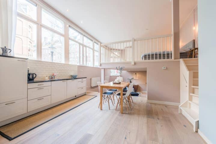 Hip Split Level Apartment On The Ground Floor Amsterdam Exterior photo